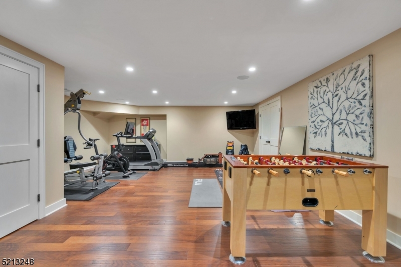 OLD SHORT HILLS - Residential