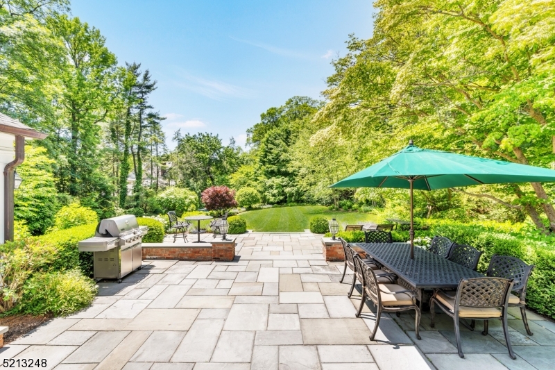 OLD SHORT HILLS - Residential