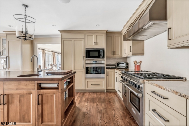 OLD SHORT HILLS - Residential