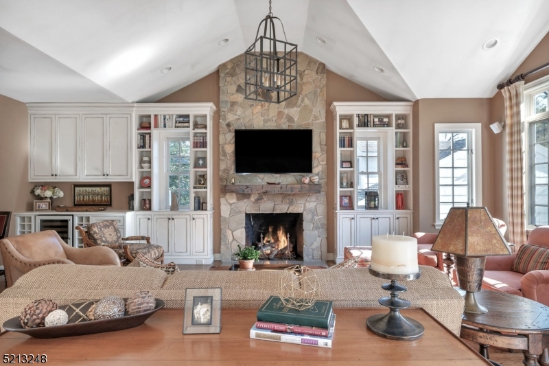 OLD SHORT HILLS - Residential