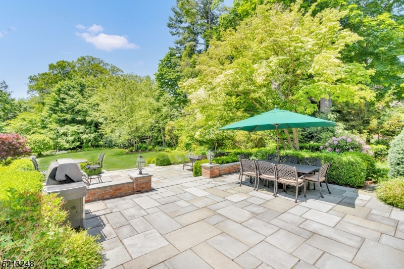 OLD SHORT HILLS - Residential