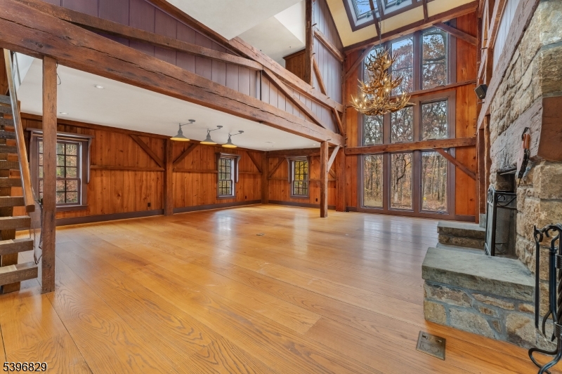 PERRYVILLE - Residential