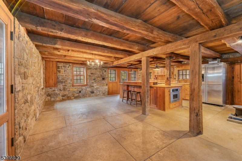 PERRYVILLE - Residential