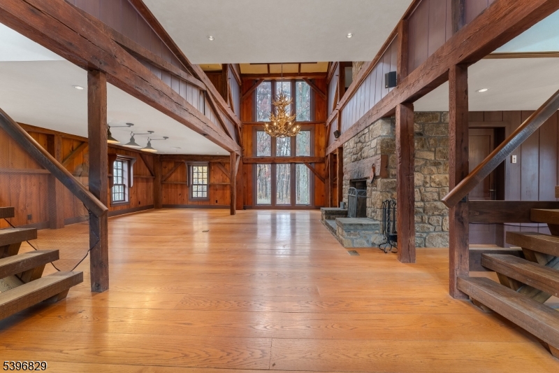 PERRYVILLE - Residential