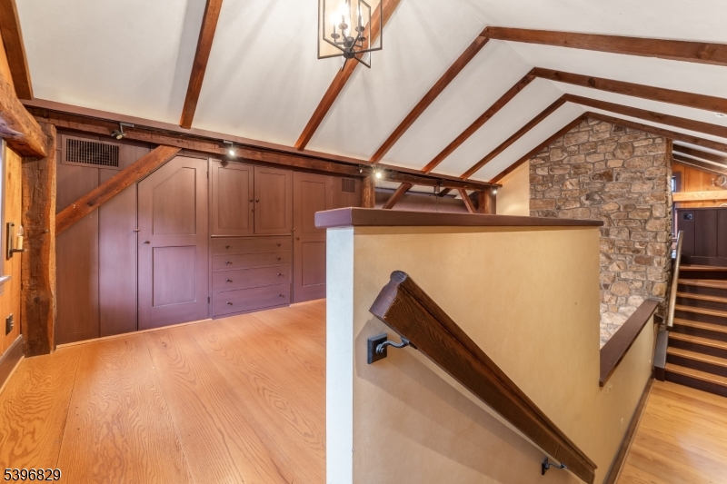 PERRYVILLE - Residential