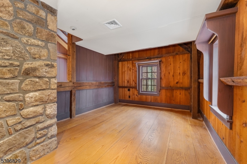 PERRYVILLE - Residential