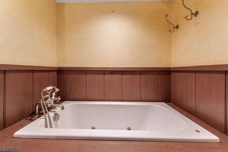 PERRYVILLE - Residential