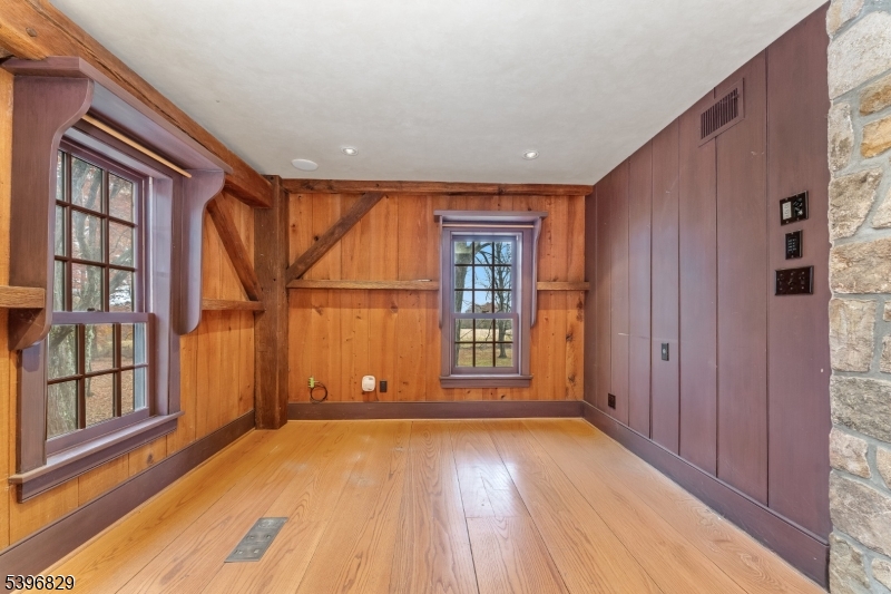 PERRYVILLE - Residential