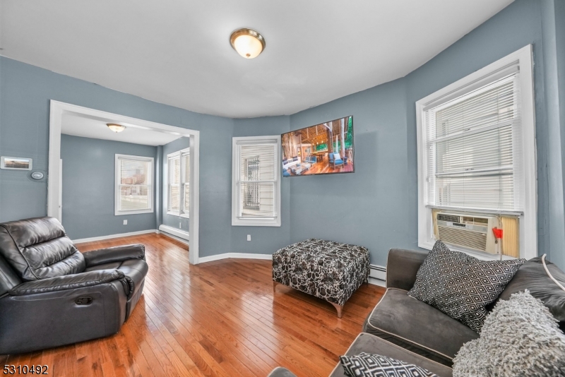 East Orange City, New Jersey 07017, United States, 4 Bedrooms Bedrooms, ,2 BathroomsBathrooms,Residential,Active,99420