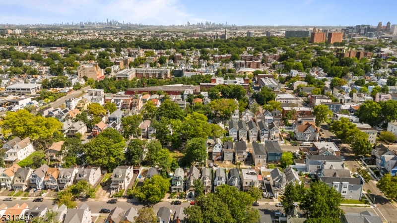 East Orange City, New Jersey 07017, United States, 4 Bedrooms Bedrooms, ,2 BathroomsBathrooms,Residential,Active,99420