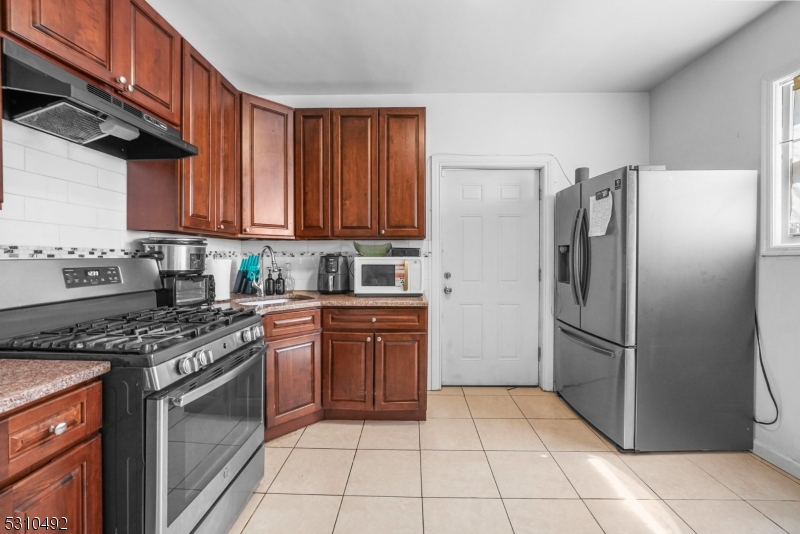 East Orange City, New Jersey 07017, United States, 4 Bedrooms Bedrooms, ,2 BathroomsBathrooms,Residential,Active,99420