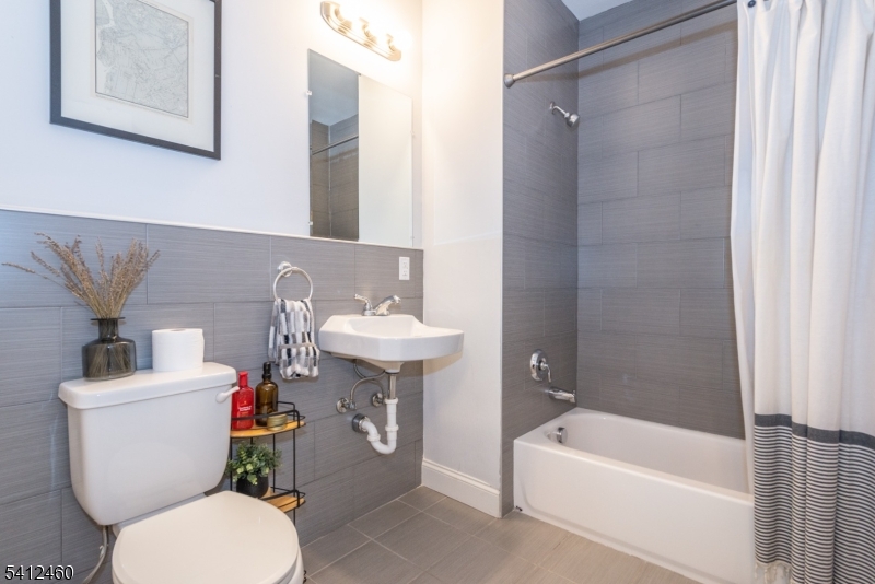 Lofts at Lincoln Park - Residential