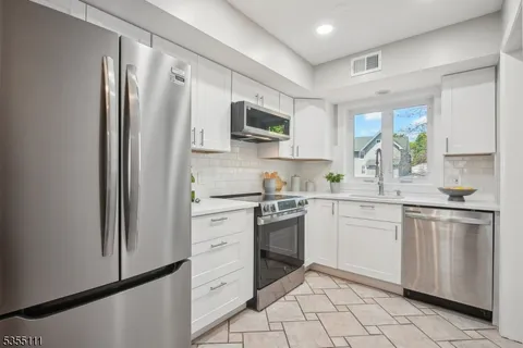 MLS: 3960518