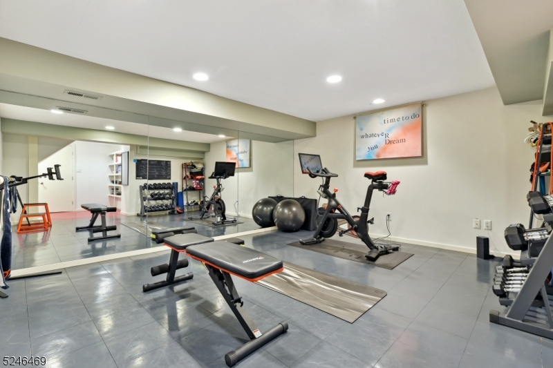 WYCHWOOD - Residential