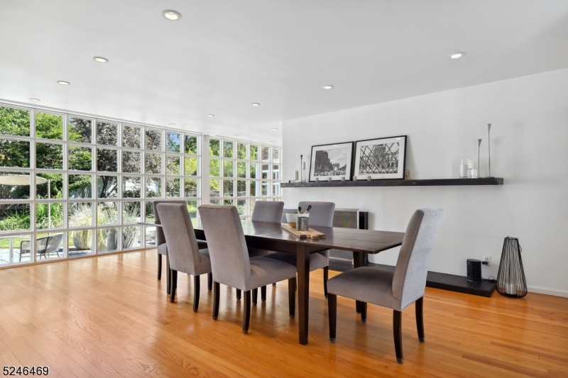 WYCHWOOD - Residential