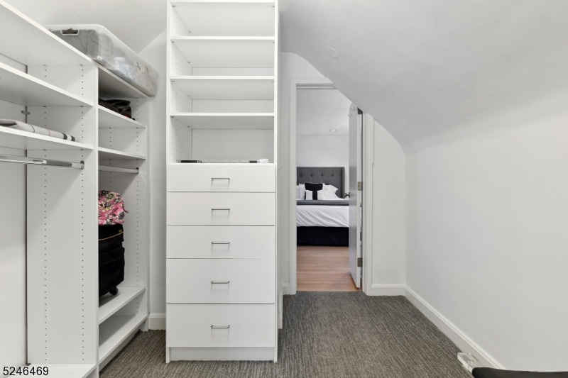 WYCHWOOD - Residential