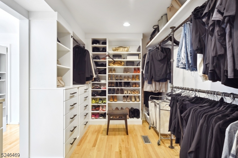 WYCHWOOD - Residential