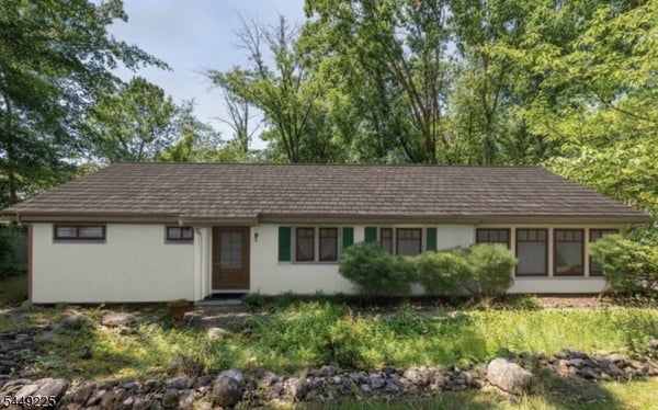 53 OLD WOOD RD, MORRIS PLAINS, NJ 07950 - Image a590c01d20e565875f7d0cff2fe032b7/977060975