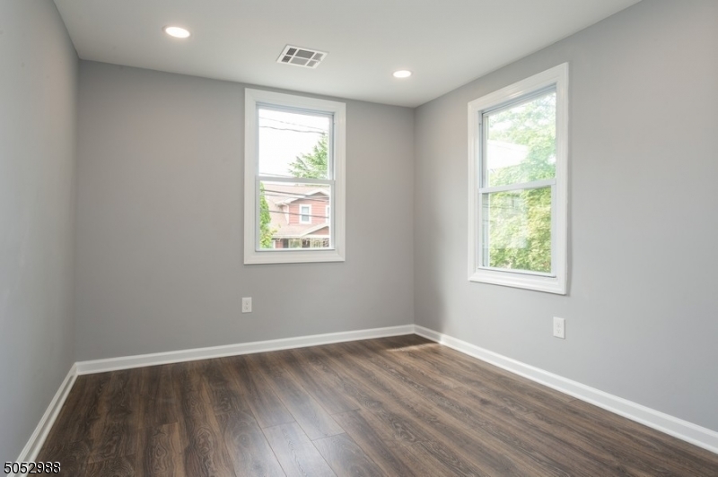 Somerville Boro, New Jersey 08876, United States, 3 Bedrooms Bedrooms, ,2 BathroomsBathrooms,Residential,Pending,82736