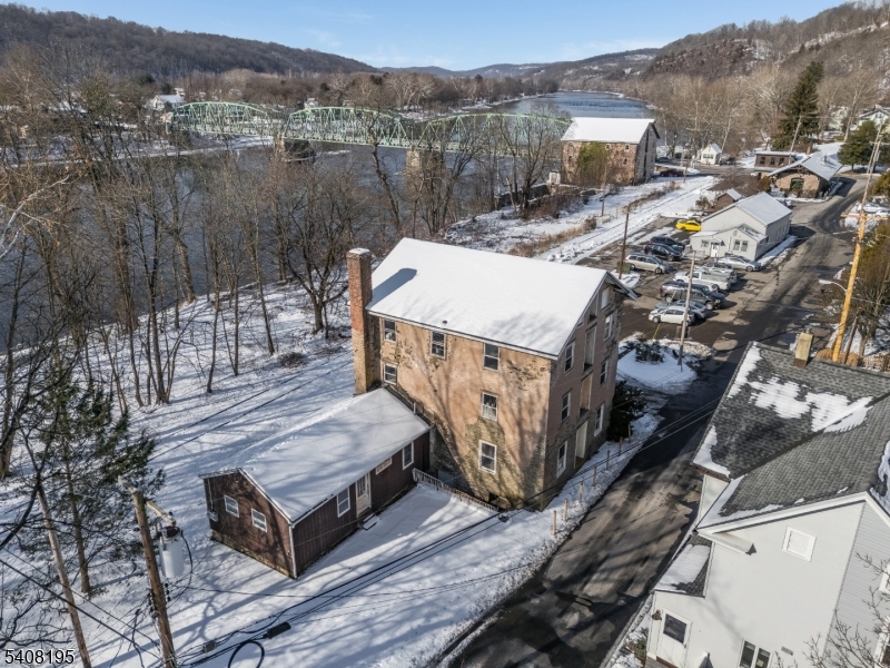 RIVERVIEWS - Residential