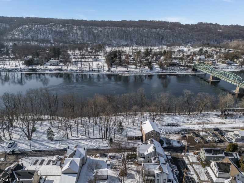 RIVERVIEWS - Residential