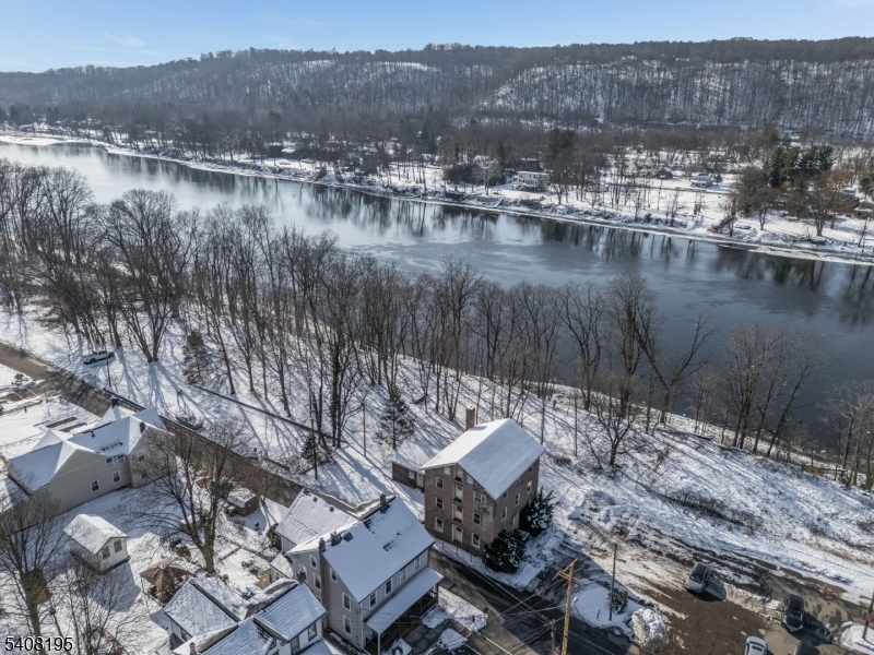 RIVERVIEWS - Residential