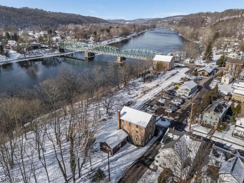 RIVERVIEWS - Residential