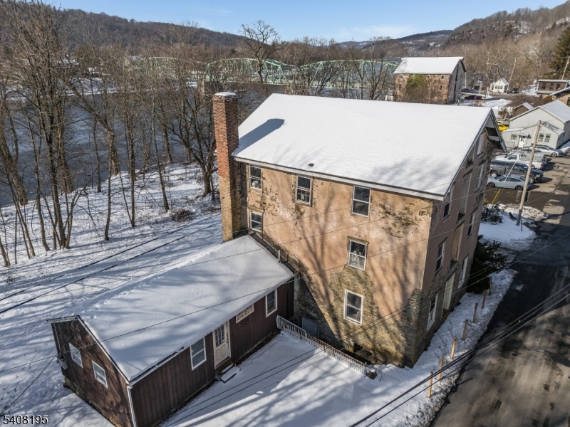 RIVERVIEWS - Residential