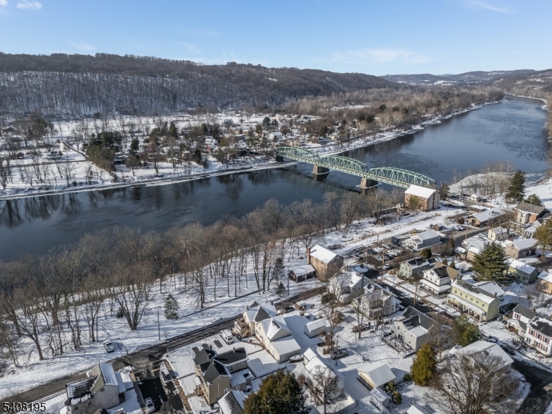 RIVERVIEWS - Residential