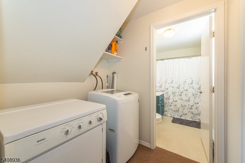 Cozy Lake - Residential