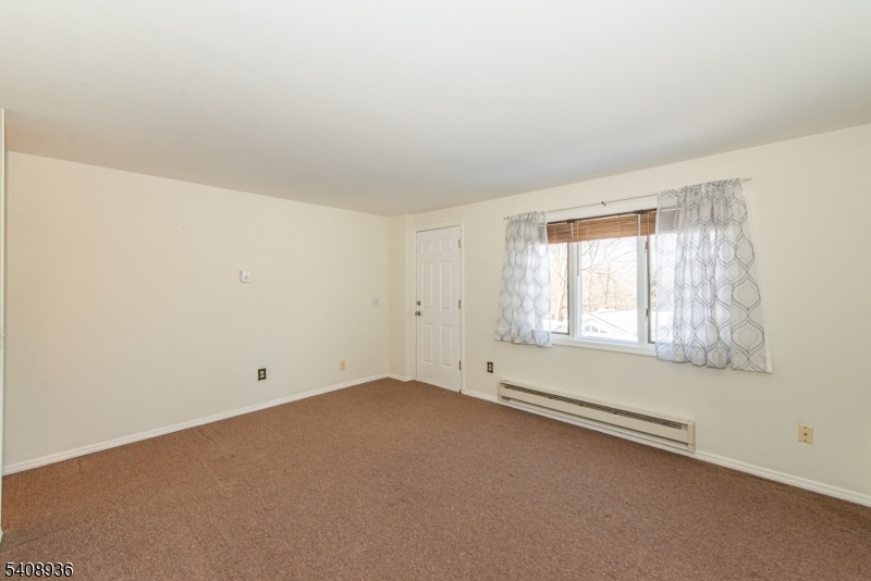 Cozy Lake - Residential