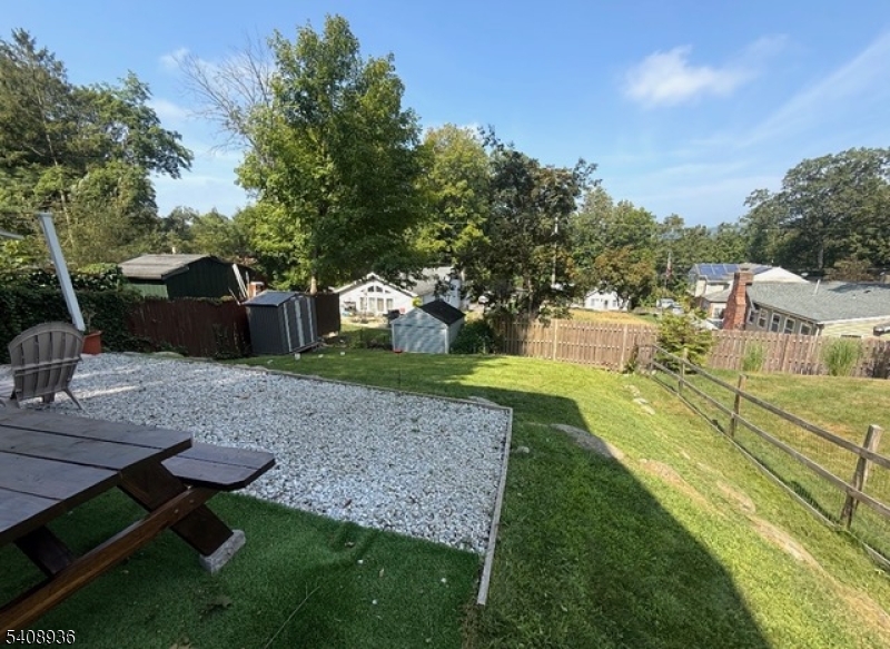 Cozy Lake - Residential