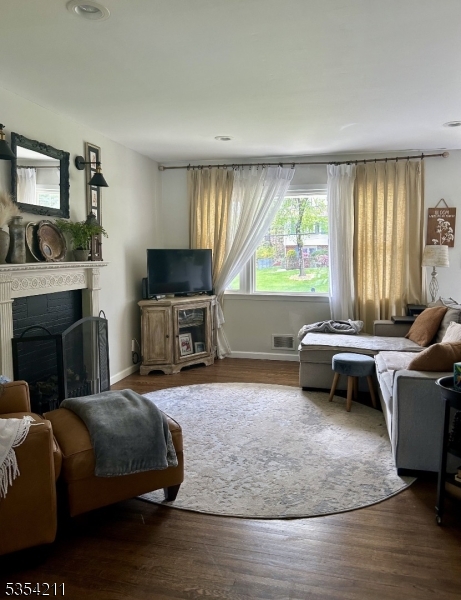 28 Barry Dr
