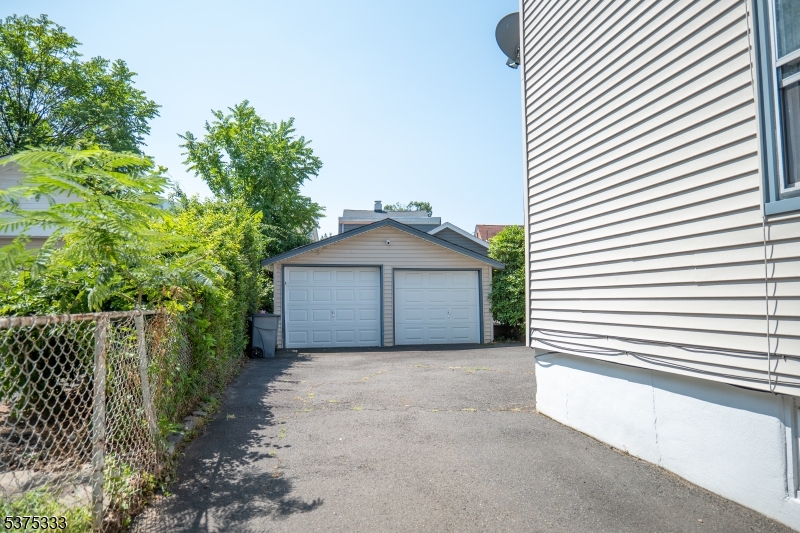 Montclair Twp., New Jersey 07042, United States, 2 Bedrooms Bedrooms, ,1 BathroomBathrooms,Residential,Active,213696