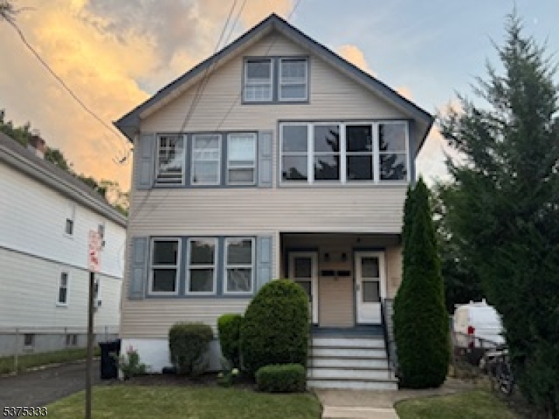 Montclair Twp., New Jersey 07042, United States, 2 Bedrooms Bedrooms, ,1 BathroomBathrooms,Residential,Active,213696