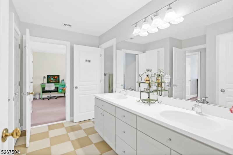 Shady Brook Farm - Residential