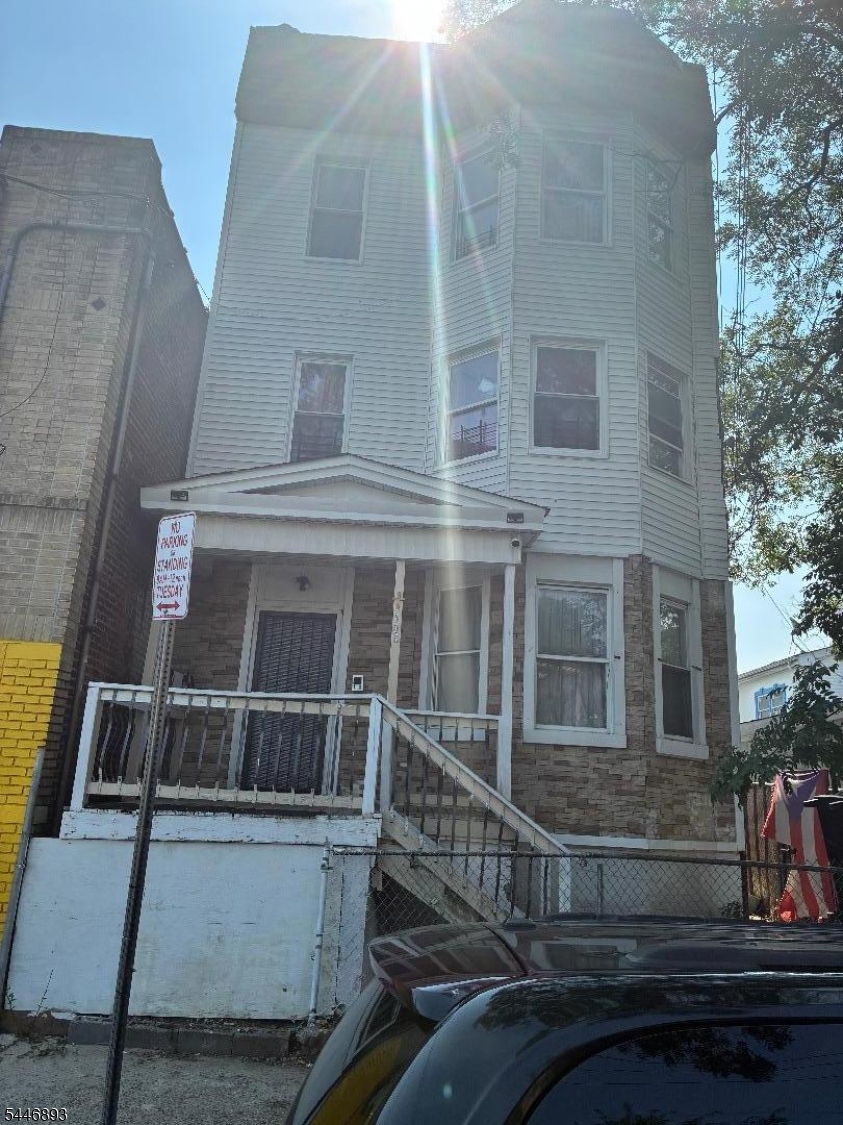 Photo 1 of 4 — 468 S 18Th St 3, Newark City, NJ 07103
