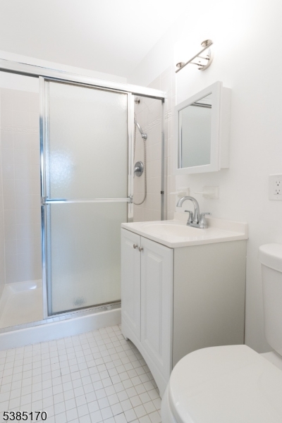 East Orange City, New Jersey 07017, United States, 2 Bedrooms Bedrooms, ,2 BathroomsBathrooms,Residential,Active,230698