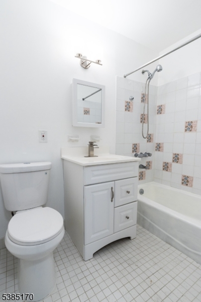 East Orange City, New Jersey 07017, United States, 2 Bedrooms Bedrooms, ,2 BathroomsBathrooms,Residential,Active,230698