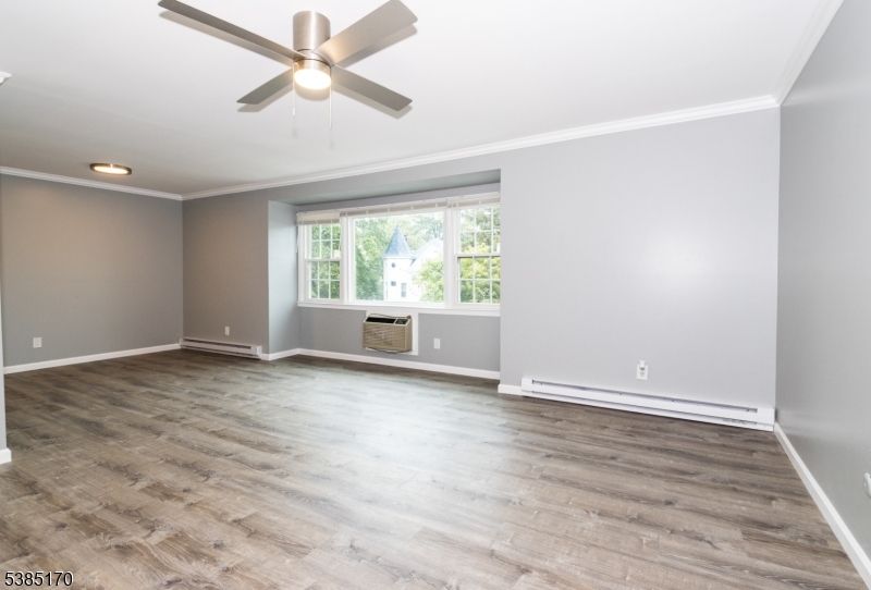 East Orange City, New Jersey 07017, United States, 2 Bedrooms Bedrooms, ,2 BathroomsBathrooms,Residential,Active,230698