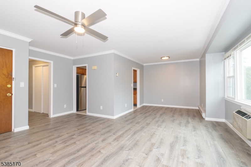 East Orange City, New Jersey 07017, United States, 2 Bedrooms Bedrooms, ,2 BathroomsBathrooms,Residential,Active,230698