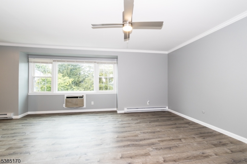 East Orange City, New Jersey 07017, United States, 2 Bedrooms Bedrooms, ,2 BathroomsBathrooms,Residential,Active,230698