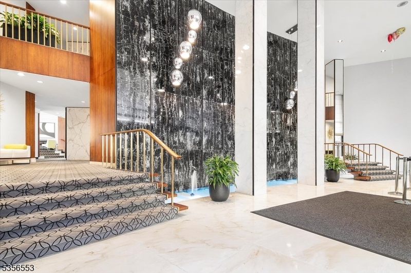 CLARIDGE HOUSE - Residential