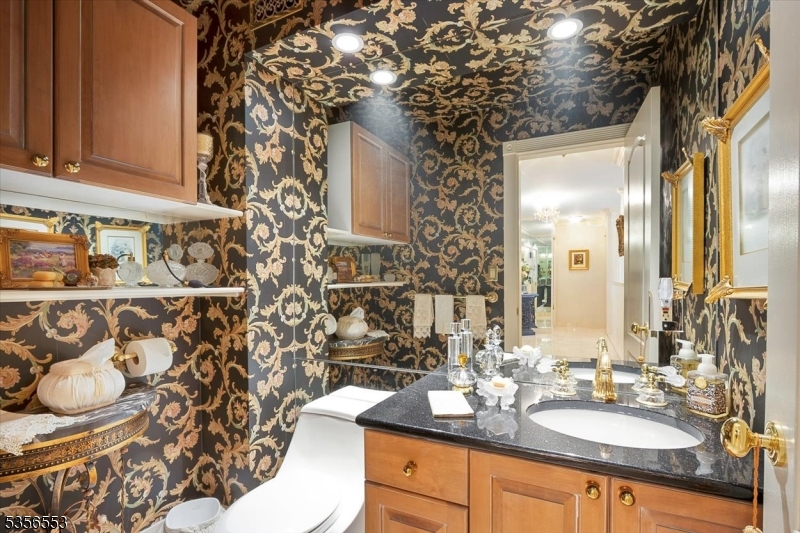 CLARIDGE HOUSE - Residential