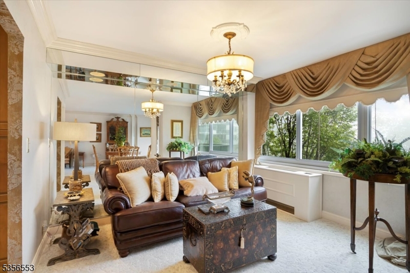 CLARIDGE HOUSE - Residential