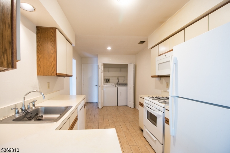 Montgomery Woods - Residential Lease