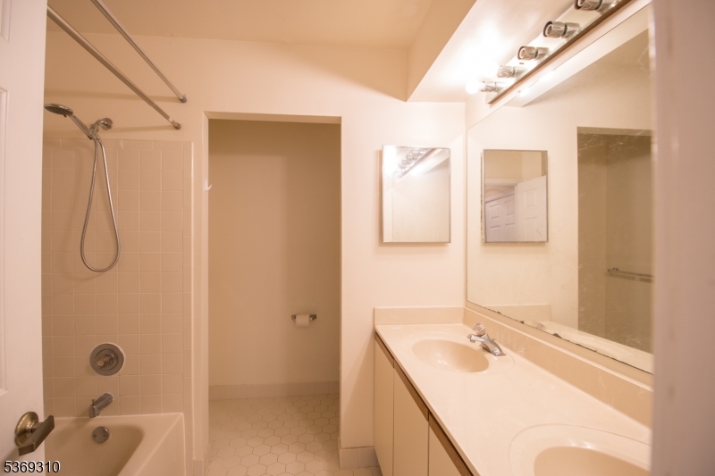 Montgomery Woods - Residential Lease