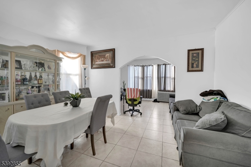 New Brunswick City, New Jersey 08901, United States, 5 Bedrooms Bedrooms, ,4 BathroomsBathrooms,Residential,Coming Soon,232070