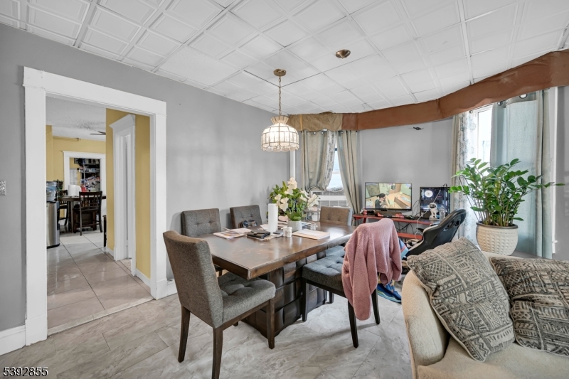 New Brunswick City, New Jersey 08901, United States, 5 Bedrooms Bedrooms, ,4 BathroomsBathrooms,Residential,Coming Soon,232070