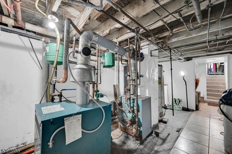 New Brunswick City, New Jersey 08901, United States, 5 Bedrooms Bedrooms, ,4 BathroomsBathrooms,Residential,Coming Soon,232070